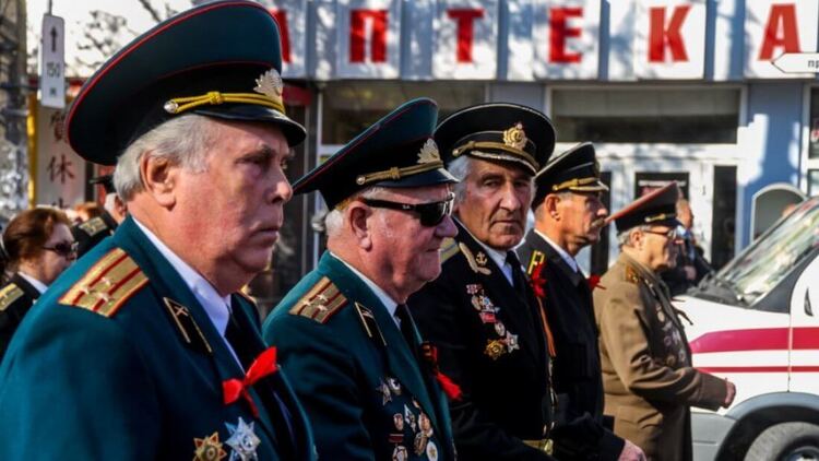 Военная пенсия при переезде пенсионера в другой регион